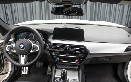 BMW 5 серия, 2018 год, 3 498 000 рублей, 14 фотография