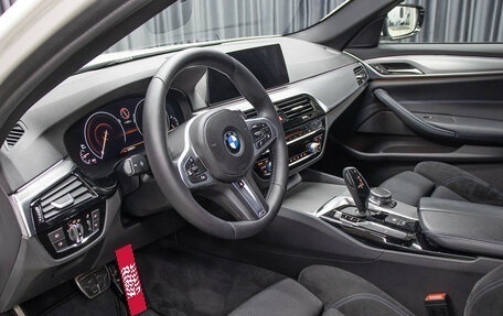 BMW 5 серия, 2018 год, 3 498 000 рублей, 16 фотография