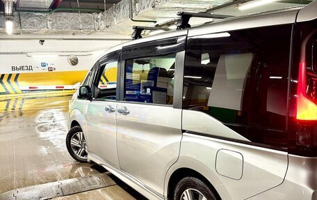 Honda Stepwgn IV, 2021 год, 3 500 000 рублей, 4 фотография