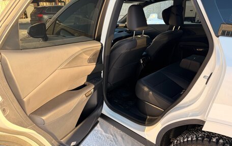 Lexus RX IV рестайлинг, 2025 год, 7 200 000 рублей, 13 фотография