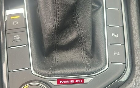 Volkswagen Tiguan II, 2021 год, 4 000 000 рублей, 2 фотография