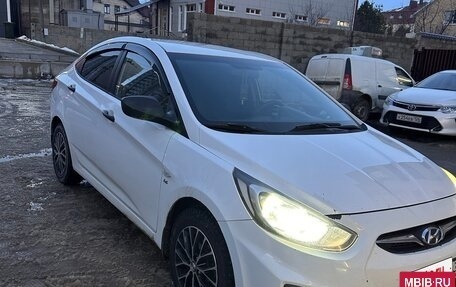 Hyundai Solaris II рестайлинг, 2014 год, 645 000 рублей, 2 фотография