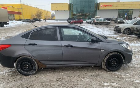 Hyundai Solaris II рестайлинг, 2013 год, 615 000 рублей, 3 фотография