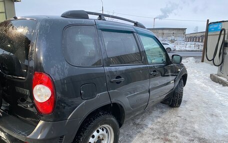 Chevrolet Niva I рестайлинг, 2017 год, 630 000 рублей, 5 фотография
