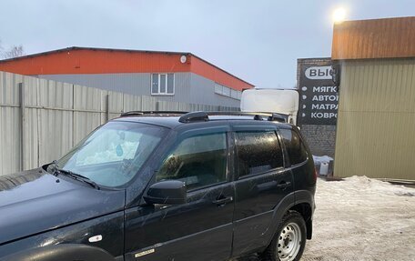 Chevrolet Niva I рестайлинг, 2017 год, 630 000 рублей, 3 фотография