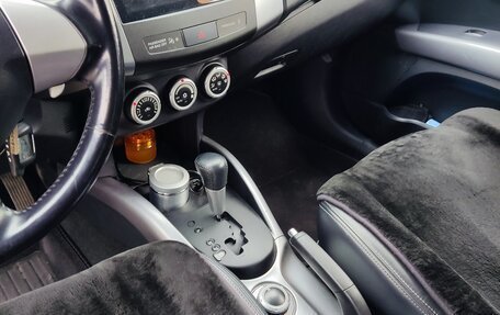 Mitsubishi Outlander III рестайлинг 3, 2008 год, 1 200 000 рублей, 13 фотография