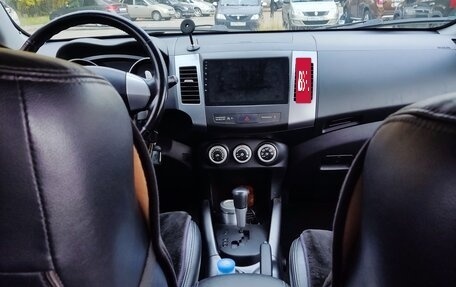 Mitsubishi Outlander III рестайлинг 3, 2008 год, 1 200 000 рублей, 12 фотография