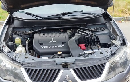 Mitsubishi Outlander III рестайлинг 3, 2008 год, 1 200 000 рублей, 24 фотография