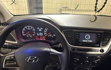 Hyundai Solaris II рестайлинг, 2017 год, 1 260 000 рублей, 22 фотография