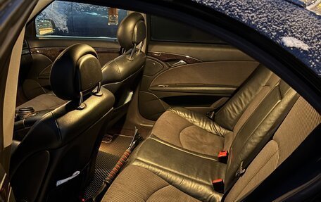 Mercedes-Benz E-Класс, 2004 год, 1 200 000 рублей, 13 фотография