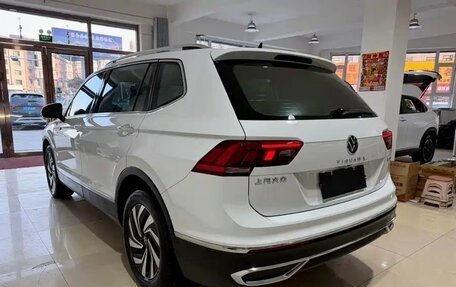 Volkswagen Tiguan II, 2023 год, 2 605 000 рублей, 4 фотография