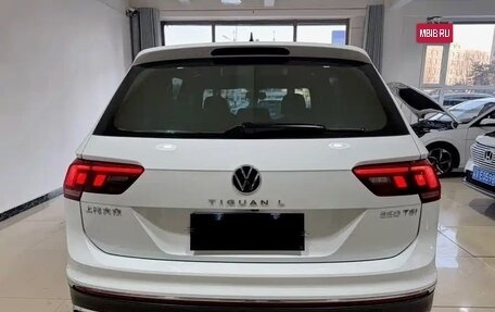 Volkswagen Tiguan II, 2023 год, 2 605 000 рублей, 5 фотография