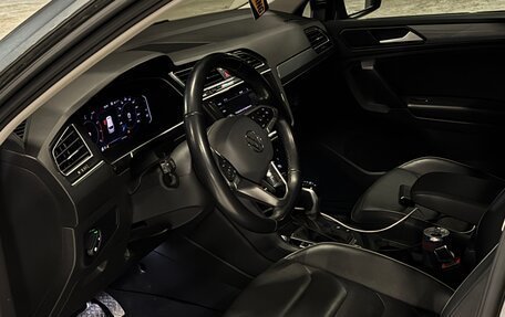 Volkswagen Tiguan II, 2021 год, 3 200 000 рублей, 22 фотография