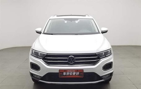 Volkswagen T-Roc I, 2021 год, 1 424 978 рублей, 2 фотография