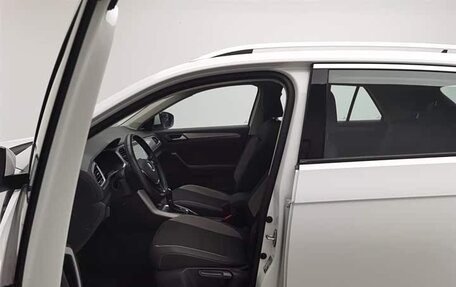 Volkswagen T-Roc I, 2021 год, 1 424 978 рублей, 8 фотография