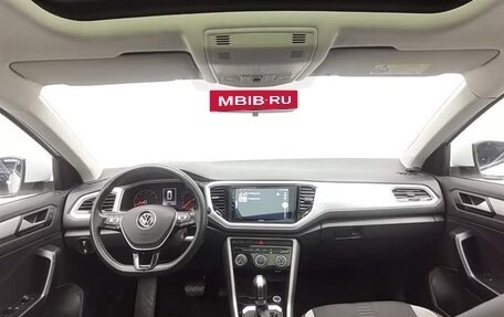 Volkswagen T-Roc I, 2021 год, 1 424 978 рублей, 12 фотография