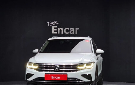 Volkswagen Tiguan II, 2023 год, 3 400 069 рублей, 3 фотография