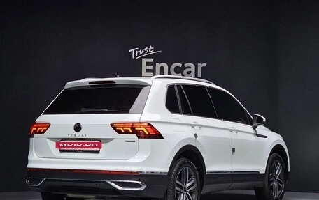 Volkswagen Tiguan II, 2023 год, 3 400 069 рублей, 2 фотография