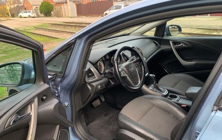 Opel Astra J, 2010 год, 730 000 рублей, 2 фотография