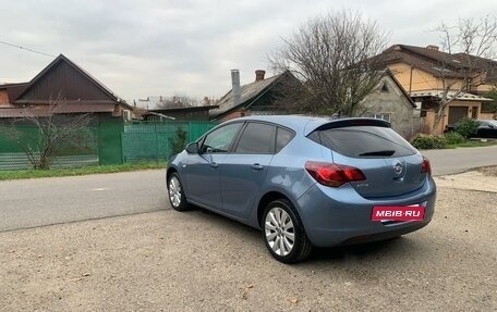 Opel Astra J, 2010 год, 730 000 рублей, 3 фотография