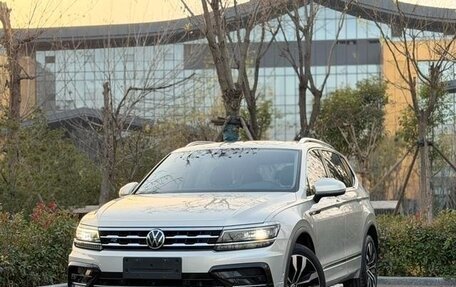 Volkswagen Tiguan II, 2021 год, 2 700 000 рублей, 1 фотография