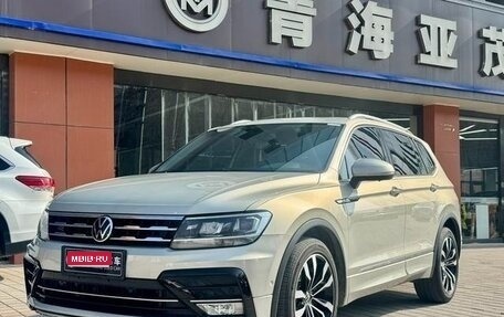 Volkswagen Tiguan II, 2021 год, 2 700 000 рублей, 1 фотография