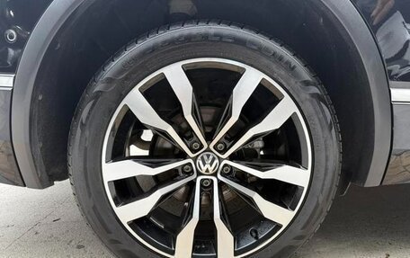 Volkswagen Tiguan II, 2021 год, 2 700 000 рублей, 14 фотография