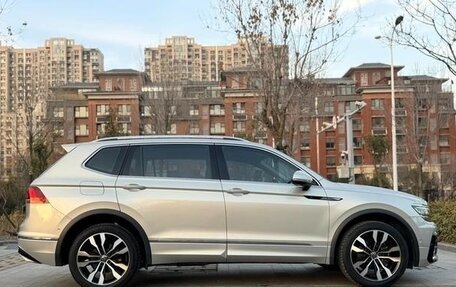 Volkswagen Tiguan II, 2021 год, 2 700 000 рублей, 5 фотография