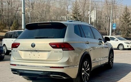 Volkswagen Tiguan II, 2021 год, 2 700 000 рублей, 5 фотография