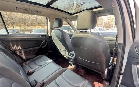 Volkswagen Tiguan II, 2021 год, 2 700 000 рублей, 14 фотография