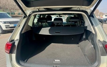 Volkswagen Tiguan II, 2021 год, 2 700 000 рублей, 7 фотография