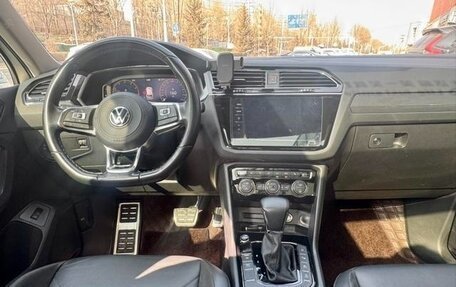 Volkswagen Tiguan II, 2021 год, 2 700 000 рублей, 11 фотография