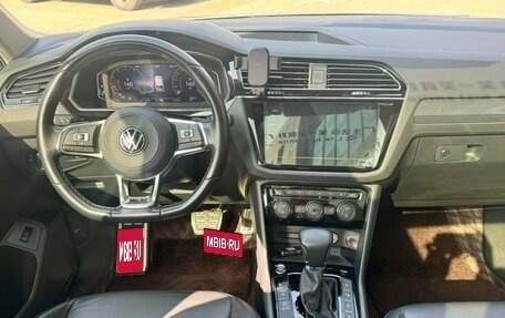 Volkswagen Tiguan II, 2021 год, 2 700 000 рублей, 9 фотография