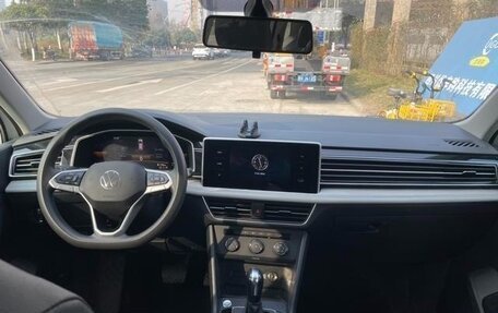 Volkswagen Tiguan II, 2021 год, 2 700 000 рублей, 8 фотография