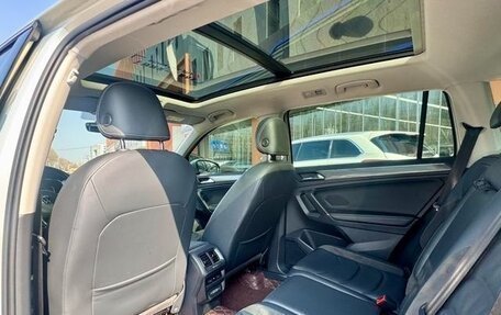 Volkswagen Tiguan II, 2021 год, 2 700 000 рублей, 19 фотография