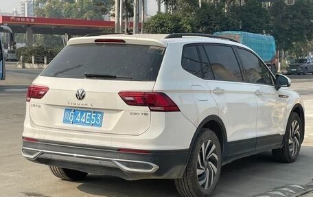 Volkswagen Tiguan II, 2021 год, 2 700 000 рублей, 3 фотография