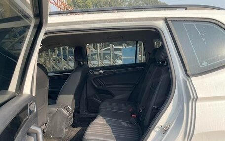 Volkswagen Tiguan II, 2021 год, 2 700 000 рублей, 12 фотография