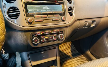 Volkswagen Tiguan I, 2012 год, 939 000 рублей, 29 фотография