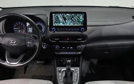 Hyundai Kona I, 2022 год, 1 385 030 рублей, 3 фотография