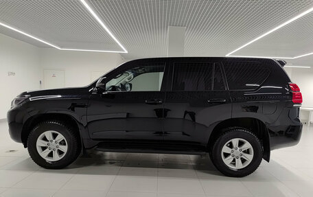 Toyota Land Cruiser Prado 150 рестайлинг 2, 2021 год, 6 900 000 рублей, 8 фотография