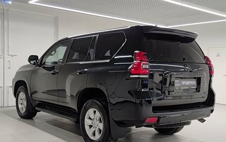 Toyota Land Cruiser Prado 150 рестайлинг 2, 2021 год, 6 900 000 рублей, 7 фотография