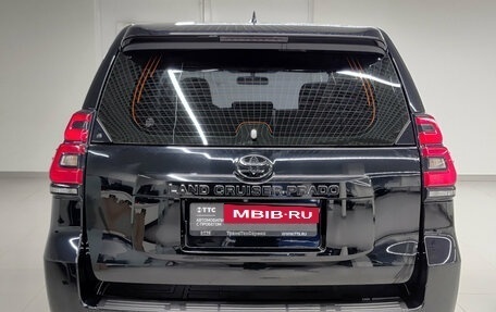 Toyota Land Cruiser Prado 150 рестайлинг 2, 2021 год, 6 900 000 рублей, 6 фотография