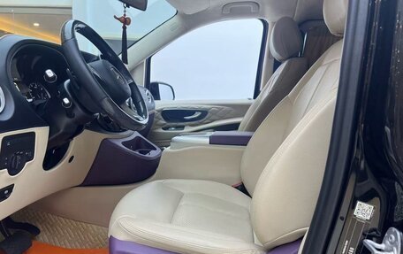 Mercedes-Benz V-Класс, 2021 год, 7 000 000 рублей, 4 фотография