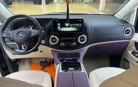 Mercedes-Benz V-Класс, 2021 год, 7 000 000 рублей, 3 фотография