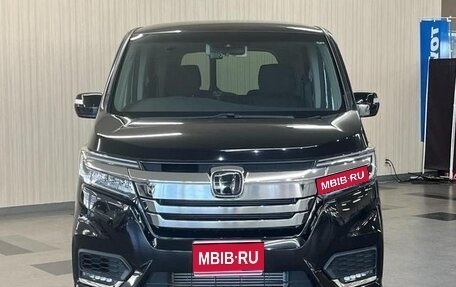 Honda Stepwgn IV, 2018 год, 1 900 000 рублей, 1 фотография