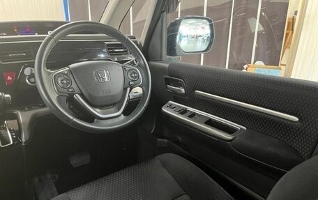 Honda Stepwgn IV, 2018 год, 1 900 000 рублей, 8 фотография