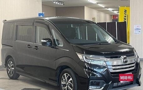 Honda Stepwgn IV, 2018 год, 1 900 000 рублей, 2 фотография