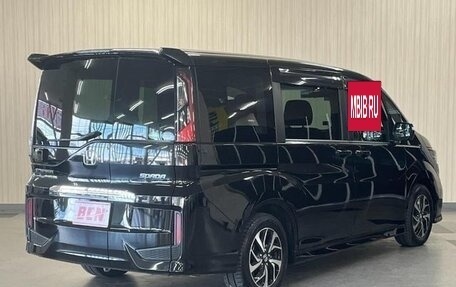 Honda Stepwgn IV, 2018 год, 1 900 000 рублей, 4 фотография