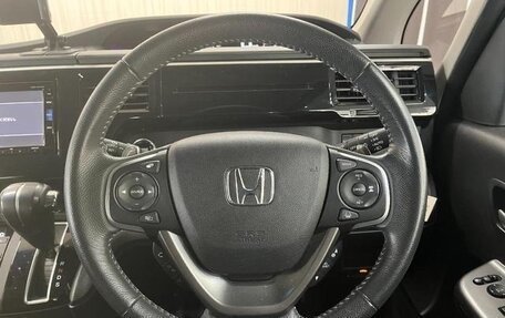 Honda Stepwgn IV, 2018 год, 1 900 000 рублей, 9 фотография