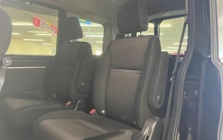 Honda Stepwgn IV, 2018 год, 1 900 000 рублей, 18 фотография